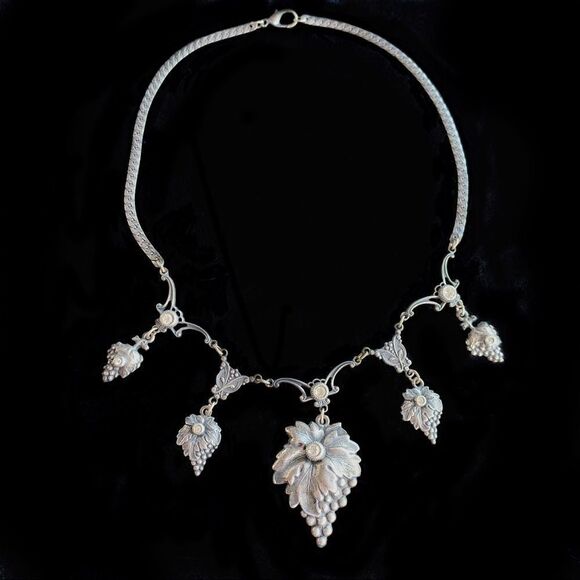 Vtg Banana Bob grape clusters Victorian necklace - Picture 1 of 12